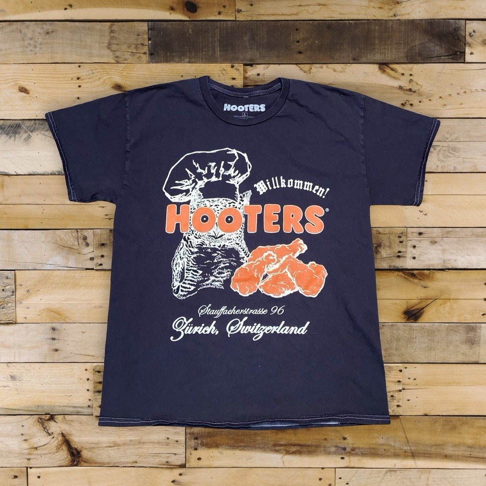Hooters Switzerland Print T-Shirt Adult Large Washed Black Retro 1996 Graphic